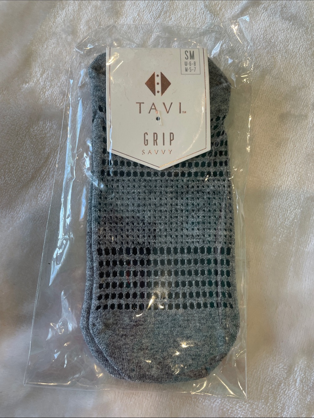 Tavi Grip Low-Cut No-Show Socks in Heather Gray and Black